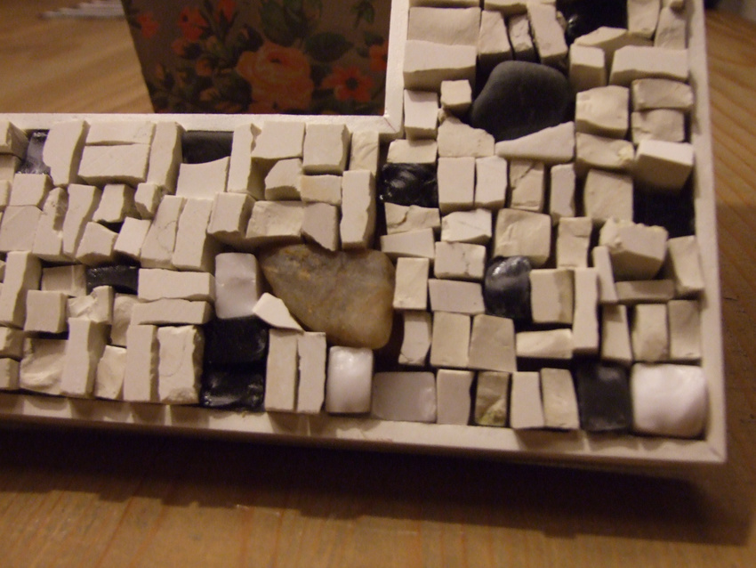 marmo biancone e sassi/white natural marble and stones