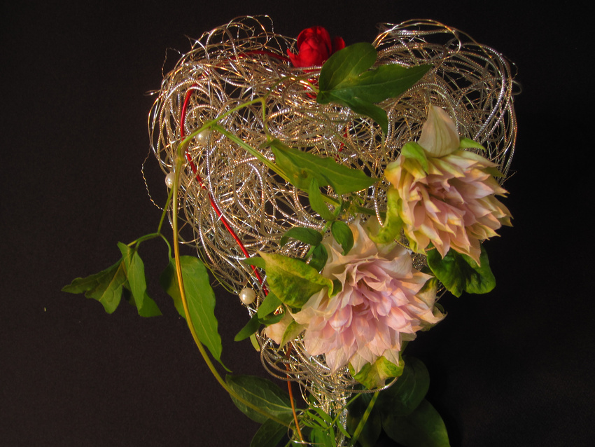 Bridal bouquet heart shape, silver thread & clematis - Bouquet de mariée en coeur, fil argent
