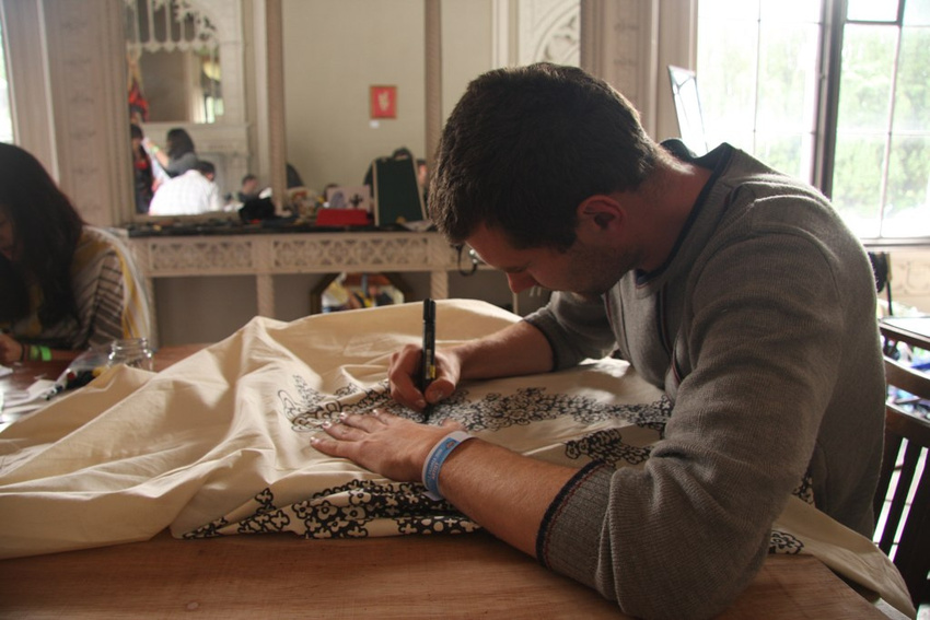 "FTLO Castlepalooza" ReDress colab