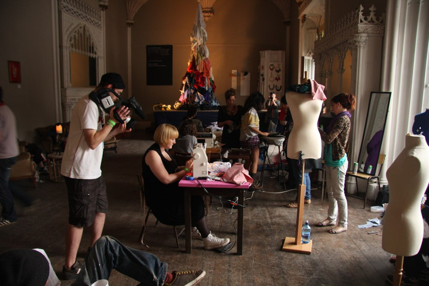 "FTLO Castlepalooza" ReDress colab