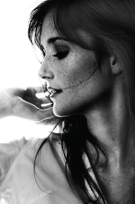 Photography by Carmen Mayta. Make up: Jose Manuel Roo. Creative Direction & Styling: Gisele Diaz