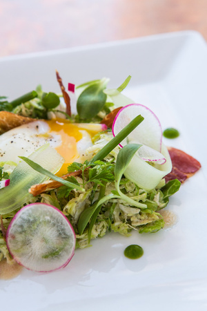 IMAGE: http://cache.krop.com/jeffrobertsimaging-50c2f991127db6d.jpg