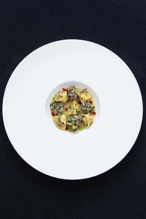 IMAGE: http://cache.krop.com/jeffrobertsimaging-50c2f992127db6f.jpg