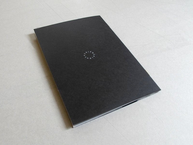 Livre à deux pages - Editions Périphérique (2011)