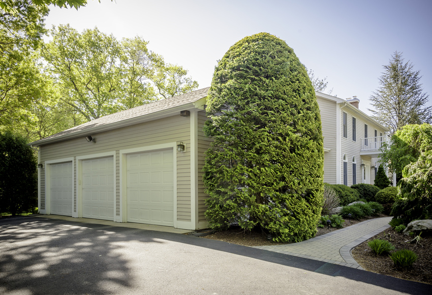 Three Car Garage
