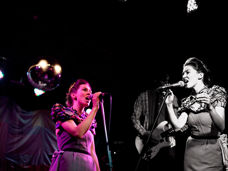KATE VIGO BAND live @ the Toff in Town . September 2011
