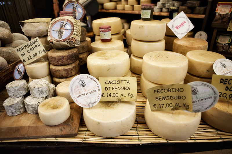 Regional cheeses in Norcia