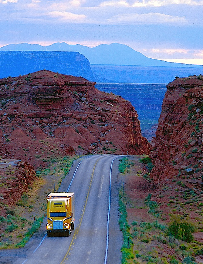 penske truck leasing/ ad