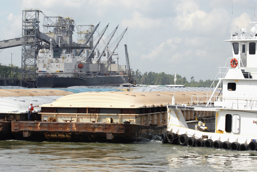 Grain loading. Mississippi River