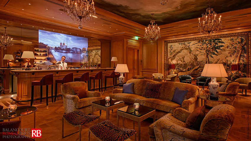 New Bar of Le Bristol Paris © Romeo Balancourt