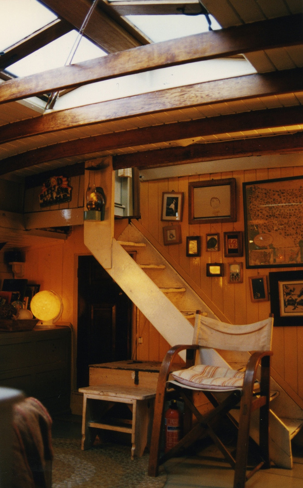 RESTORED 1910 DUTCH BARGE River Thames at Hampton Court Interior design Stephen Male 1993