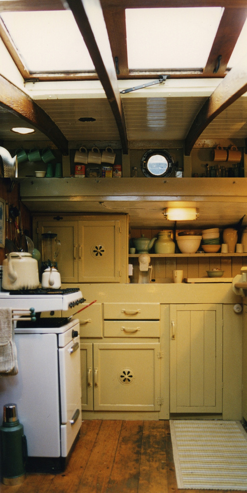 RESTORED 1910 DUTCH BARGE River Thames at Hampton Court Interior design Stephen Male 1993