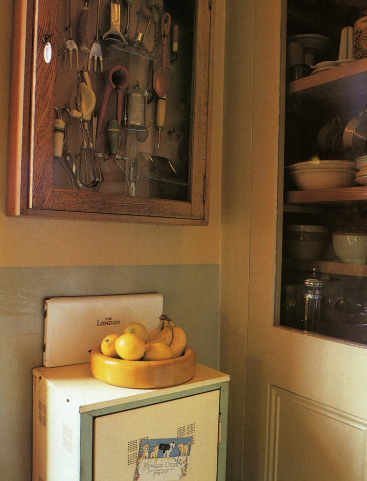 PRESS ELLE DECORATION London home of Stephen Male and clothing designer Jessica Ogden Interior design Stephen Male 1999