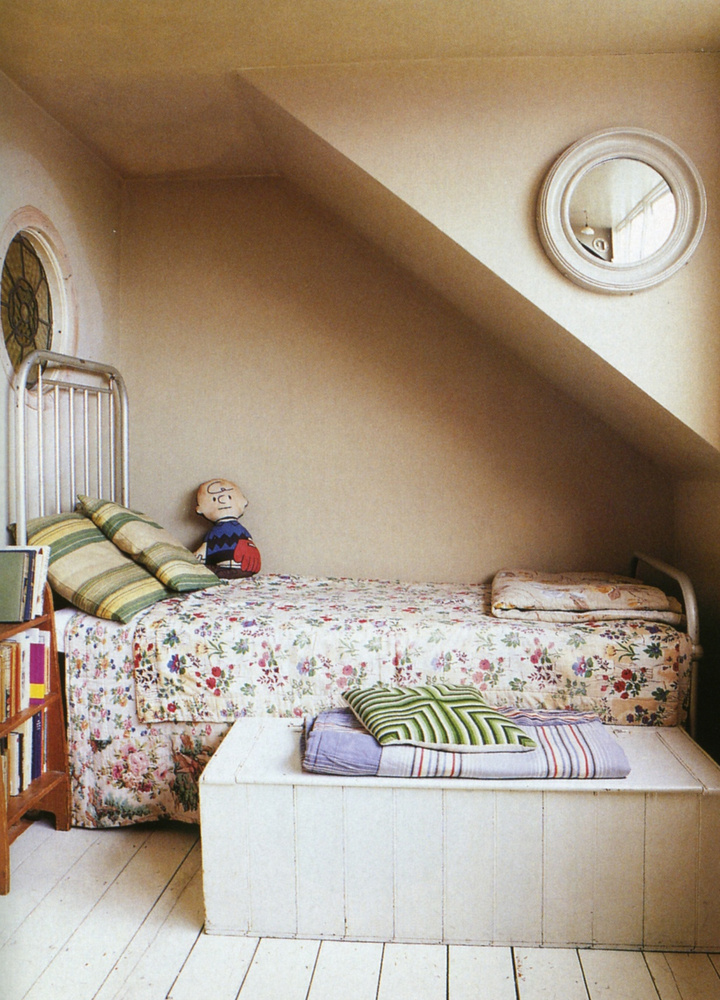 PRESS ELLE DECORATION London home of Stephen Male and clothing designer Jessica Ogden Interior design Stephen Male 1999
