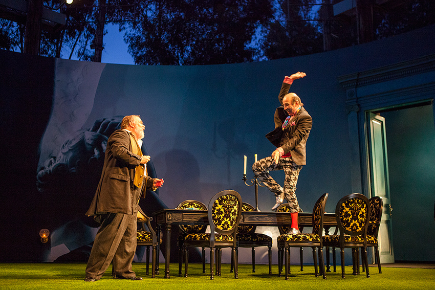 direction: Rebecca Taichman | scenic design: Riccardo Hernandez | lighting design: Chris Akerlind | photo: Jim Cox