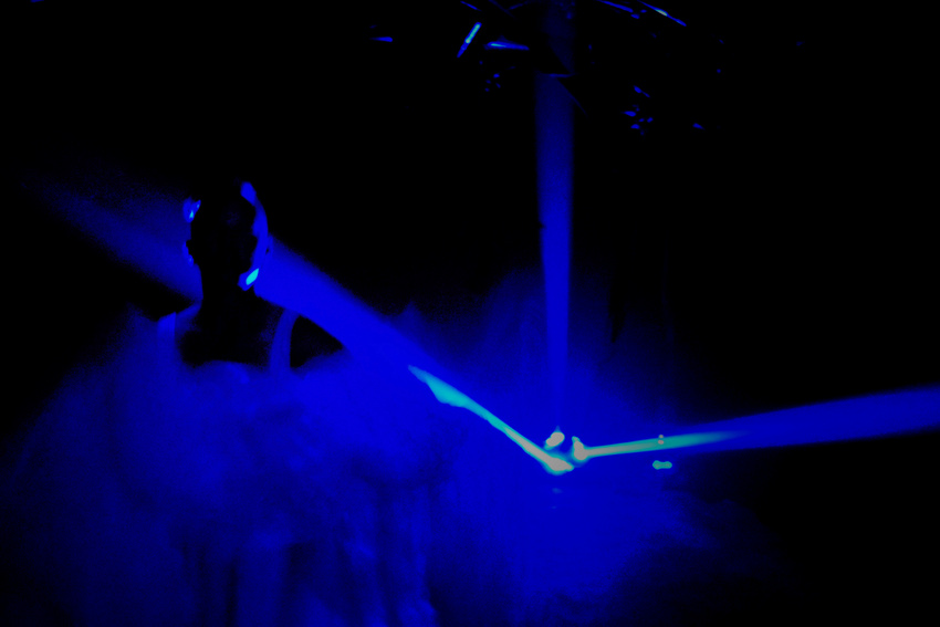 Photo: Jose Galvan | Lighting Design: Anthony Jannuzzi