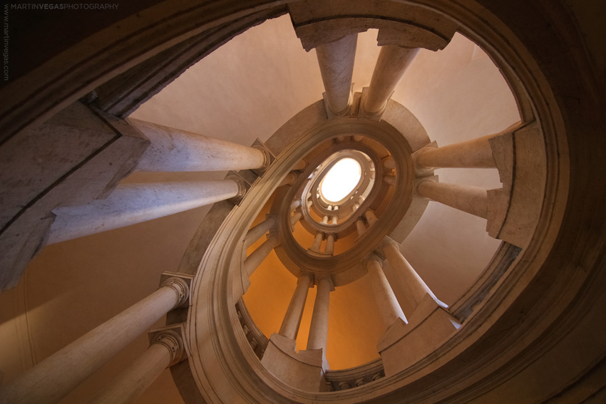 Scala elicoidale, Palazzo Barberini. Francesco Borromini, 1630 circa.