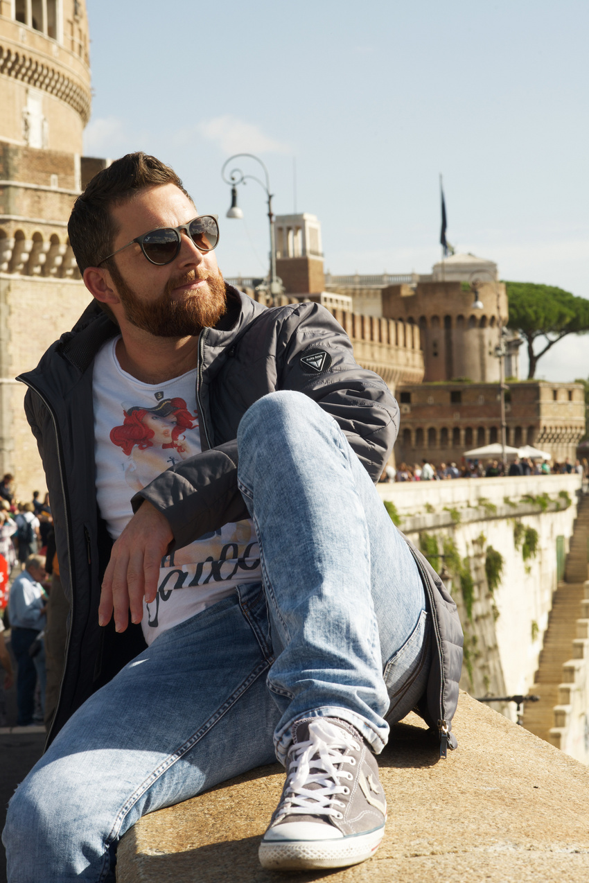 Md: Robert Metroracer, Foto di Anton Ovcharov, Italia, Roma, 2016