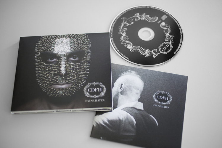 Livro e CD para Fause Haten