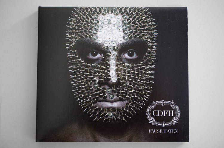 Livro e CD para Fause Haten