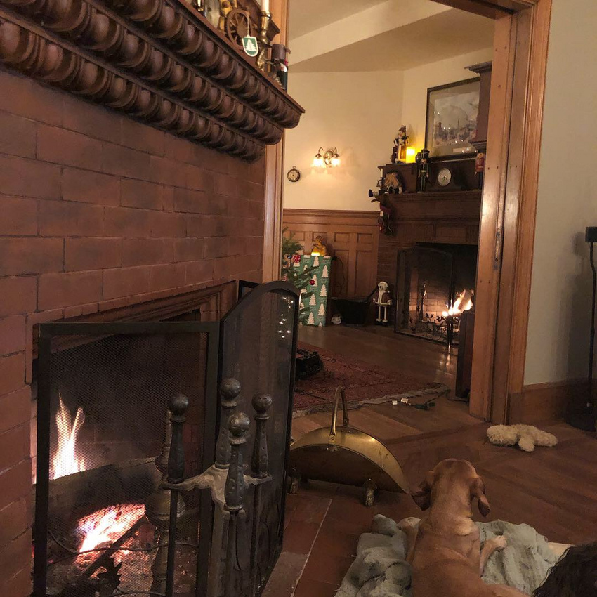 Both fireplaces going.
